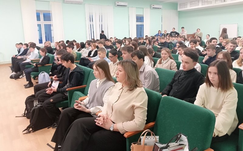 Школьникам Кунашака рассказали о преимуществах учебы в вузах МВД